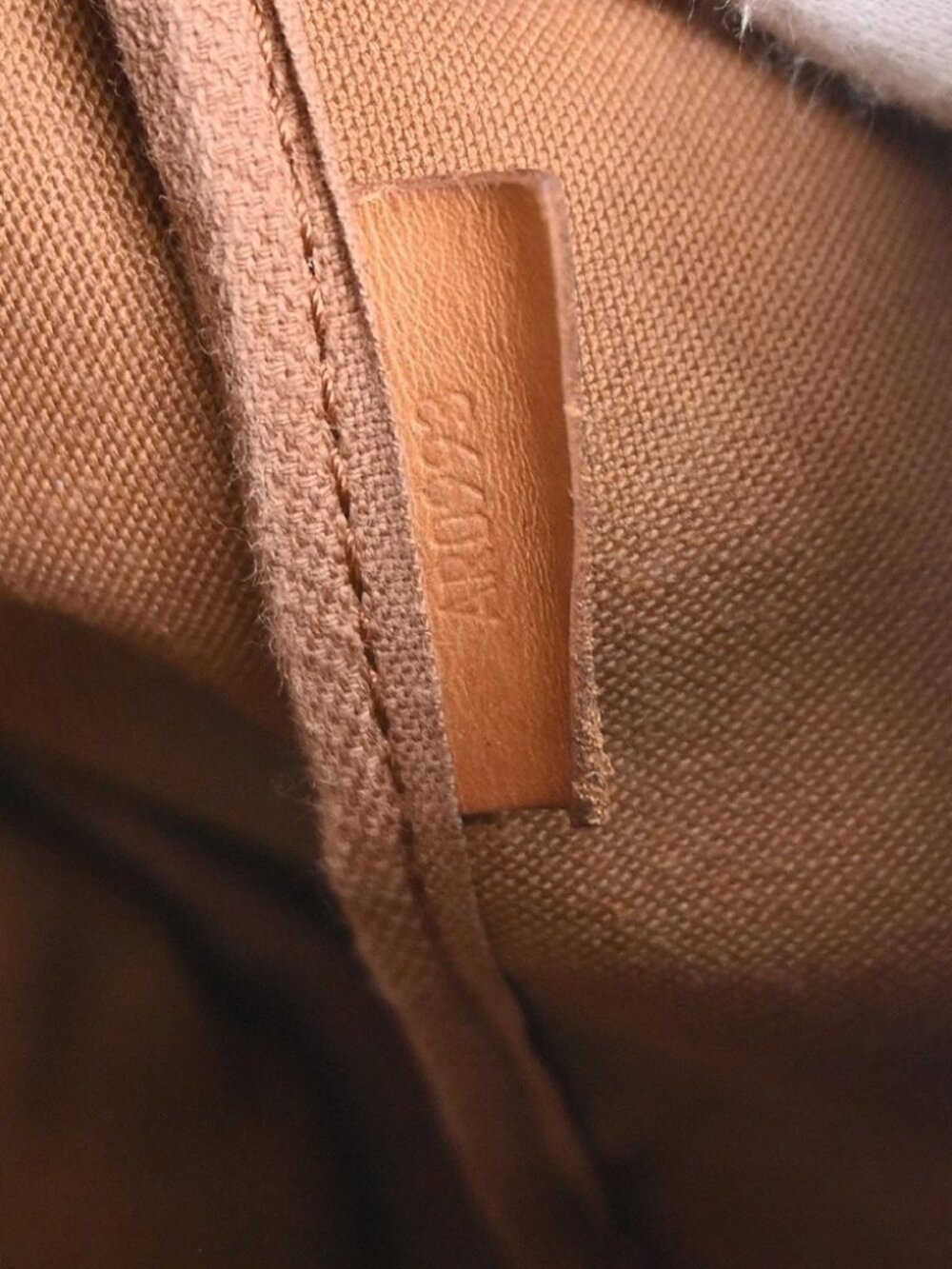 LOUIS VUITTON SAUMUR 35 MESSENGER SHOULDER BAG - Picture 14 of 14